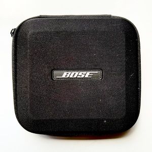 Bose | Black Zippered Headphone Case